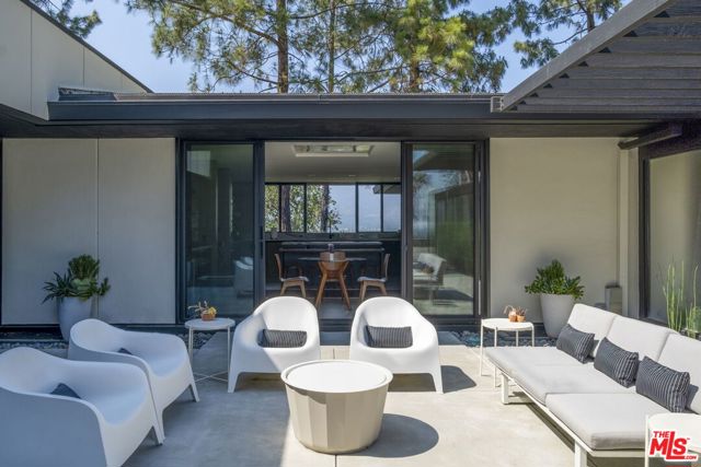 1100 Paso Alto Drive, Pasadena CA: https://media.crmls.org/mediaz/87b8aea7-3866-4750-9fd5-42ca2451855d.jpg