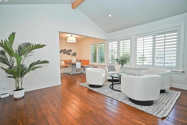 7776 Dublin Green Ct, Dublin CA: https://media.crmls.org/mediaz/87b8d497-e8bc-4da4-8748-ea9ac0b8a334.jpg