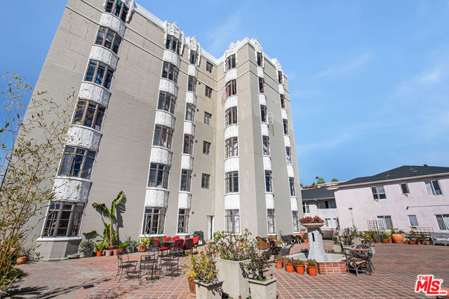 1314 N HAYWORTH Avenue, West Hollywood CA: https://media.crmls.org/mediaz/87b9ab9f-40fa-4b0b-894c-aeb1d4d28836.jpg