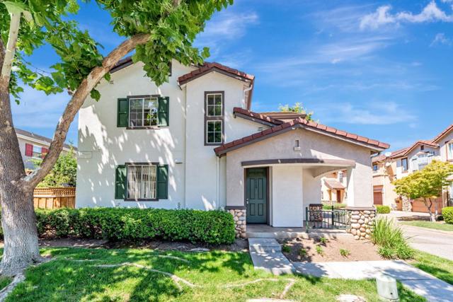 2829 Rubino Circle, San Jose CA: https://media.crmls.org/mediaz/87b9ce36-890e-418a-b387-3b045fd2668d.jpg
