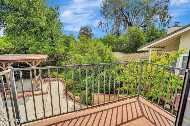 48 Herringbone Court, Newbury Park CA: https://media.crmls.org/mediaz/87ba4007-4b1e-4756-9d26-0a1c9218547b.jpg