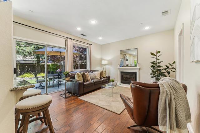1159 Vintner Pl, Livermore CA: https://media.crmls.org/mediaz/87ba42bd-2af5-4482-b454-a40e2f418edc.jpg