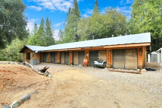17533 Humbug Creek Road, Glencoe CA: https://media.crmls.org/mediaz/87ba6d01-7441-4c86-806a-717cd9fe671a.jpg