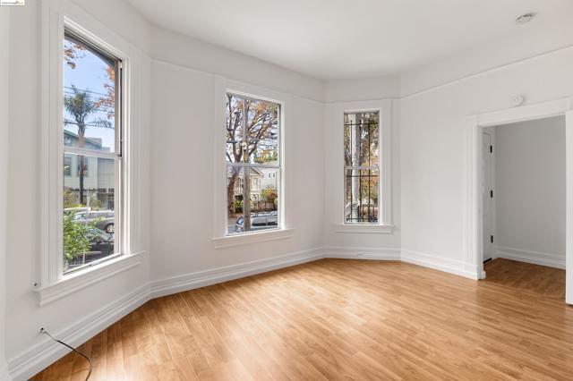Image 4 of 42 For 2113 6th St  