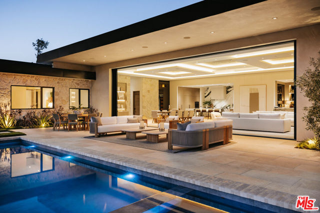 13674 Bayliss Road, Los Angeles CA: https://media.crmls.org/mediaz/87bd59f2-3adc-43be-ade6-c4494f88e109.jpg