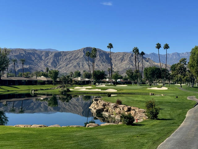 132 Columbia Drive, Rancho Mirage CA: https://media.crmls.org/mediaz/87bdcc19-8937-4ae0-9e44-7ce246c45d96.jpg