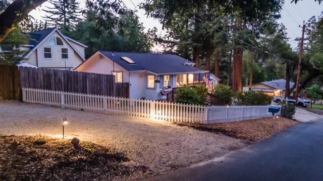 414 Prospect Avenue, Felton CA: https://media.crmls.org/mediaz/87bed52e-8a94-4154-8a8f-9ceaf6e14203.jpg