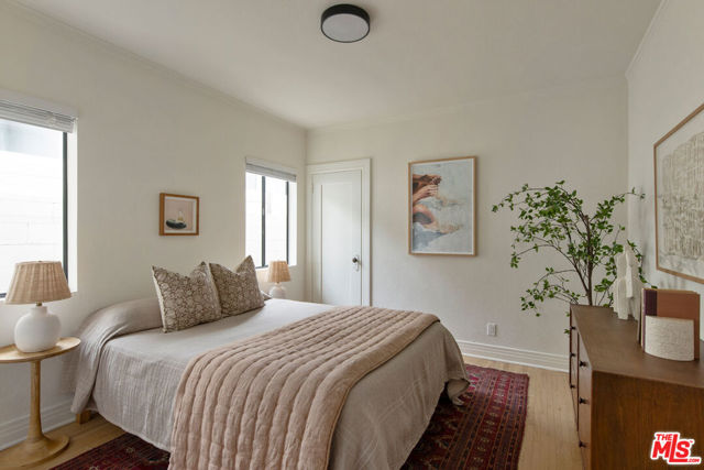 5361 Oakland Street, Los Angeles CA: https://media.crmls.org/mediaz/87bee28e-6778-4d3a-9793-478e2aedd14c.jpg
