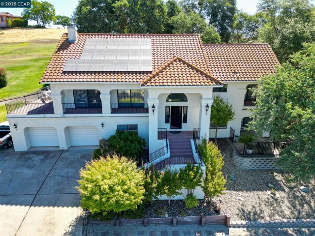 643 Old Course Ct, Valley Springs CA: https://media.crmls.org/mediaz/87bf17f2-a330-4b9c-a289-93db4ec5b5bb.jpg