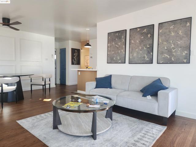 15373 Inverness St, San Leandro CA: https://media.crmls.org/mediaz/87bf227e-33c3-4f3a-9616-d80a22998f07.jpg