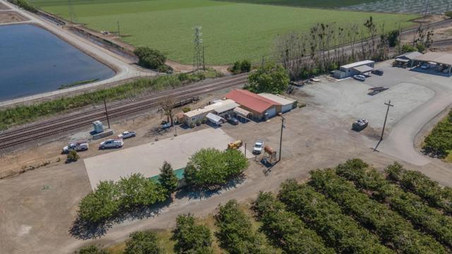 275 Bolsa Road, Gilroy CA: https://media.crmls.org/mediaz/87bfbac1-94c3-4c96-81fb-bc12274911e0.jpg