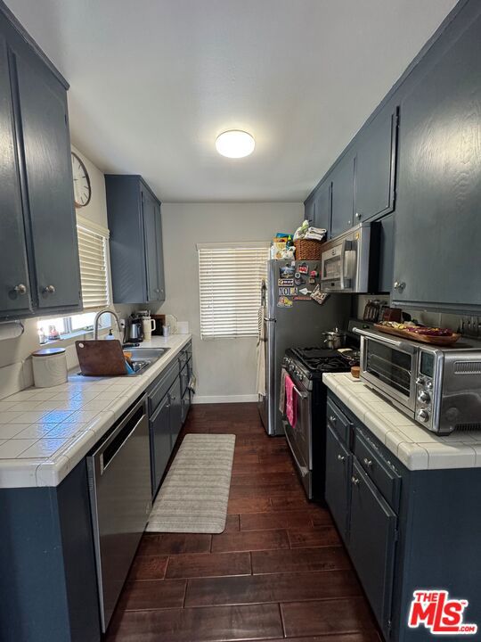 864 Granville Avenue photo 26