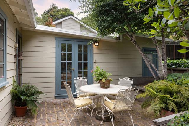 0 Lincoln 3 NE of 12th Avenue, Carmel CA: https://media.crmls.org/mediaz/87bfccfc-f51b-403e-99fb-10fe9c2f91fb.jpg