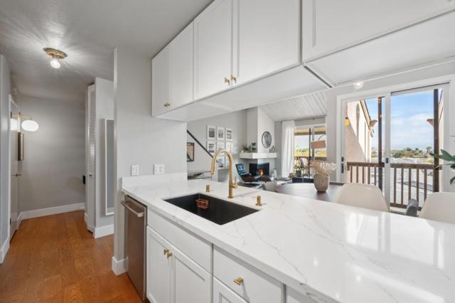 2101 Shoreline Drive, Alameda CA: https://media.crmls.org/mediaz/87bfe8f5-d2d7-4b31-a221-46af94f00cbe.jpg