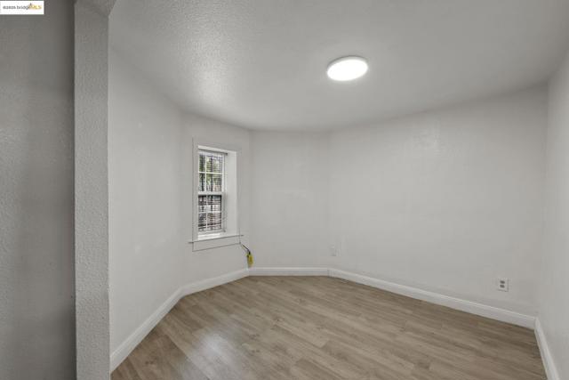 1311 87Th Ave, Oakland CA: https://media.crmls.org/mediaz/87c039d5-d786-4e50-a2cb-158ff536285b.jpg