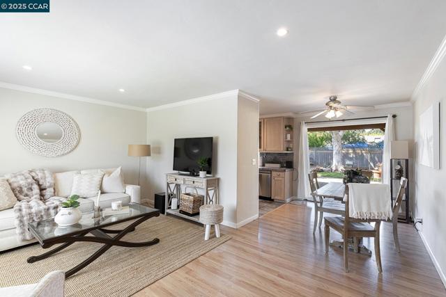 28 WESTWOOD, Napa CA: https://media.crmls.org/mediaz/87c04a8c-bd32-4a2a-ab81-7609d6ec7bc0.jpg
