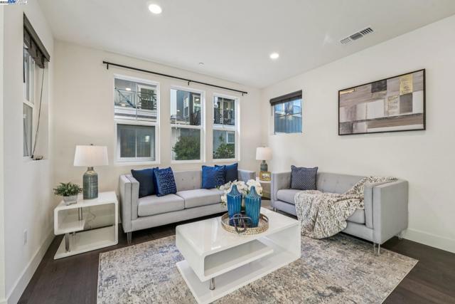 37898 Seafarer Road, Newark CA: https://media.crmls.org/mediaz/87c0a14c-215a-4d5b-b412-392b35843412.jpg
