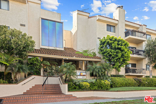 8180 Manitoba Street, Playa del Rey CA: https://media.crmls.org/mediaz/87c0d2ea-c611-44d1-851c-c12f160f8046.jpg