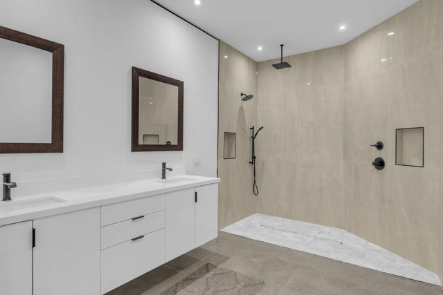 41265 Lakeshore Boulevard, Aguanga CA: https://media.crmls.org/mediaz/87c1714a-d90e-4e1c-bda6-19f5d41d1a8e.jpg