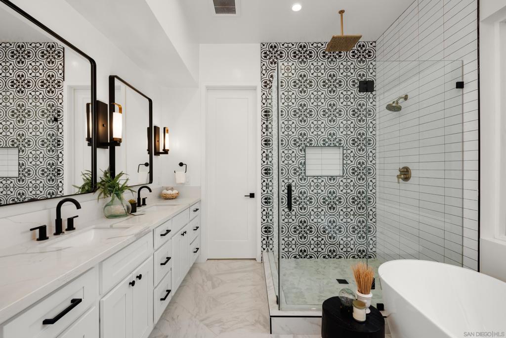 MLS #250027065SD img 15