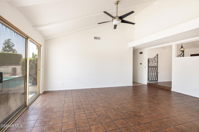 5888 E Marlies Avenue, Simi Valley CA: https://media.crmls.org/mediaz/87c2cbc3-2c85-46a3-a613-f2dba0611cf8.jpg