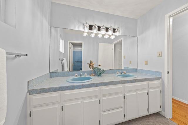 861 Railroad Avenue, Half Moon Bay CA: https://media.crmls.org/mediaz/87c33d66-9015-4dd5-b089-d0df1e79adf9.jpg