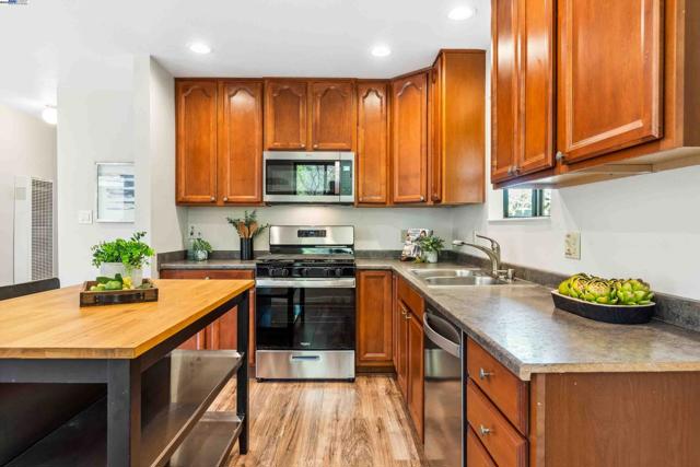 Image 4 of 60 For 38011 Temple Way