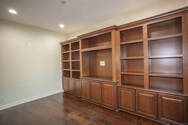 16632 Rose Of Tralee Ln, San Diego CA: https://media.crmls.org/mediaz/87c442a1-89bb-411b-9864-49fcd1109eba.jpg