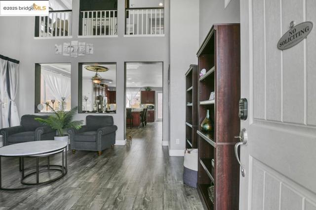 25 Solitude Ct, Oakley CA: https://media.crmls.org/mediaz/87c4cf8d-062c-4573-8b0d-e008029fcc72.jpg