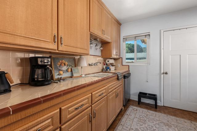 4830 4832 Utah St, San Diego CA: https://media.crmls.org/mediaz/87c4d78e-70cc-438a-be9f-186ee31531c4.jpg