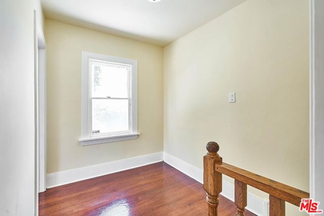 1283 South WINDSOR photo 32
