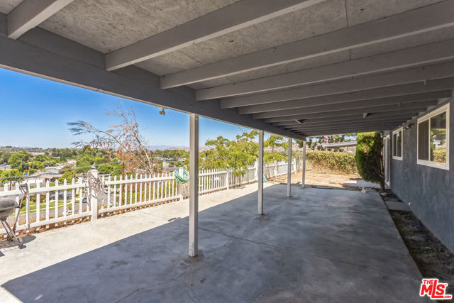 18834 Wellhaven Street, Canyon Country CA: https://media.crmls.org/mediaz/87c4f9f6-fc7c-440d-ac49-837a0a139cd3.jpg