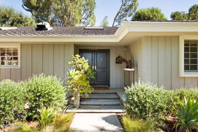 4658 Del Moreno Drive, Woodland Hills CA: https://media.crmls.org/mediaz/87c5c223-d2bb-4c18-99f2-3098ea8558d3.jpg