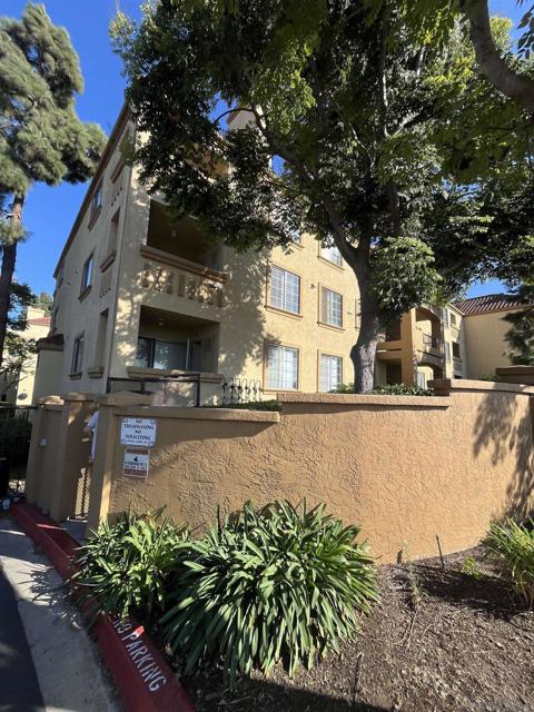 2005 Burton, San Diego, California 92111, 2 Bedrooms Bedrooms, ,2 BathroomsBathrooms,Condominium,For Sale,Burton,250039533SD