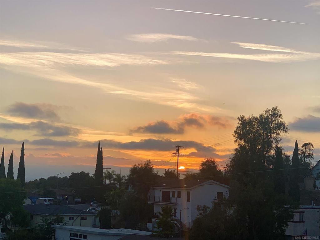 https://media.crmls.org/mediaz/87c6c8d9-f248-4783-9747-e30fbd8c85f5.jpg?preset=X-Large