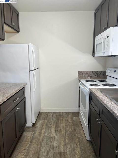 36976 Mulberry St, Newark CA: https://media.crmls.org/mediaz/87c6e5fb-dcde-4f6f-b6bc-77eec3bde179.jpg