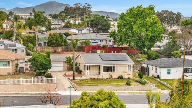 7200 Colony Rd, La Mesa CA: https://media.crmls.org/mediaz/87c6ffd6-acc4-4f3e-839f-bd08257d5d2a.jpg