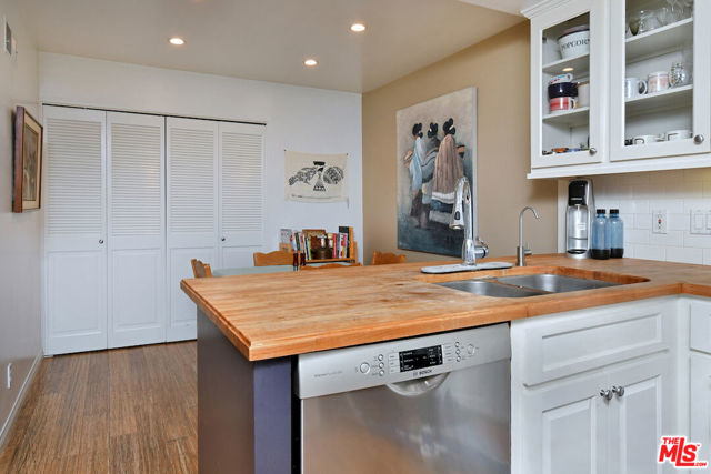 11687 Bellagio Road, Los Angeles CA: https://media.crmls.org/mediaz/87c71e98-beda-451e-9ab2-838f7b97a0c8.jpg