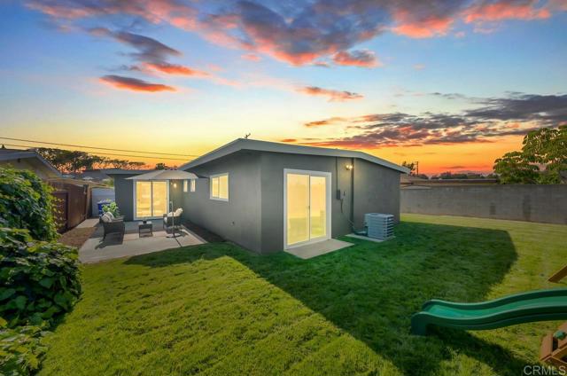 2263 Finch Lane, San Diego CA: https://media.crmls.org/mediaz/87c776db-9646-48e2-95b7-06c77751bceb.jpg