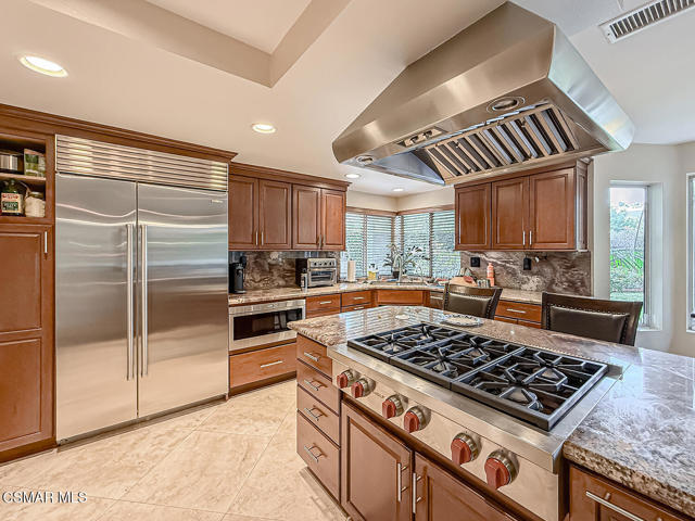 2848 Bayham Cir, Thousand Oaks CA: https://media.crmls.org/mediaz/87c7ddde-89cc-4708-af50-9dbe8fc683aa.jpg