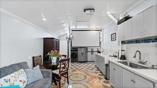 4764 Polk Avenue, San Diego CA: https://media.crmls.org/mediaz/87c80a31-1ed8-4d32-9167-88e529c8e80d.jpg