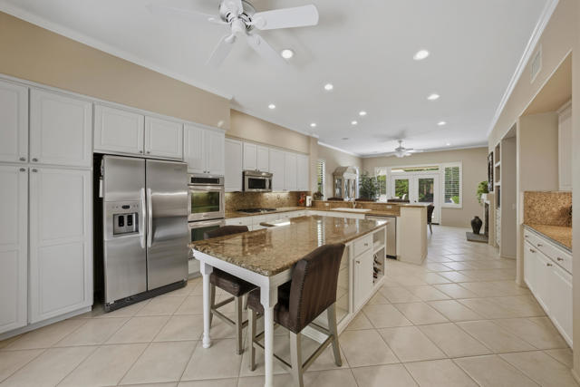 65 San Marino Circle, Rancho Mirage CA: https://media.crmls.org/mediaz/87c820ae-d0da-49c8-8d23-943fd06ee479.jpg