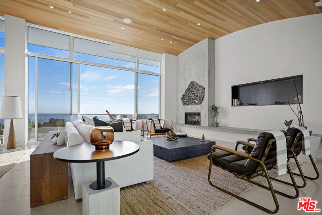 27454 Winding Way, Malibu CA: https://media.crmls.org/mediaz/87c8349f-928b-4a98-ade4-f4b17a2ce4fe.jpg