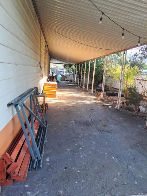 15613 Hawley Court, El Cajon CA: https://media.crmls.org/mediaz/87c88125-526f-465d-8993-8ce23db5fe47.jpg