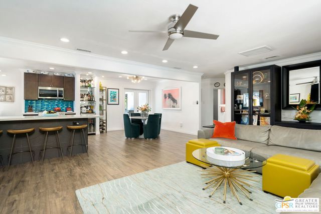 1861 S Palm Canyon Drive, Palm Springs CA: https://media.crmls.org/mediaz/87c88ec9-ebb8-4c10-b5a3-46ddf2115adf.jpg