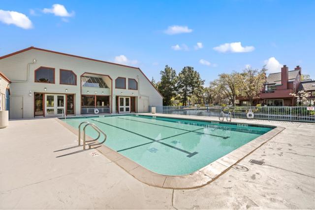 1090 Shoreline Drive, San Mateo CA: https://media.crmls.org/mediaz/87c8e23e-3a89-4450-acb5-da6a94eedcbe.jpg