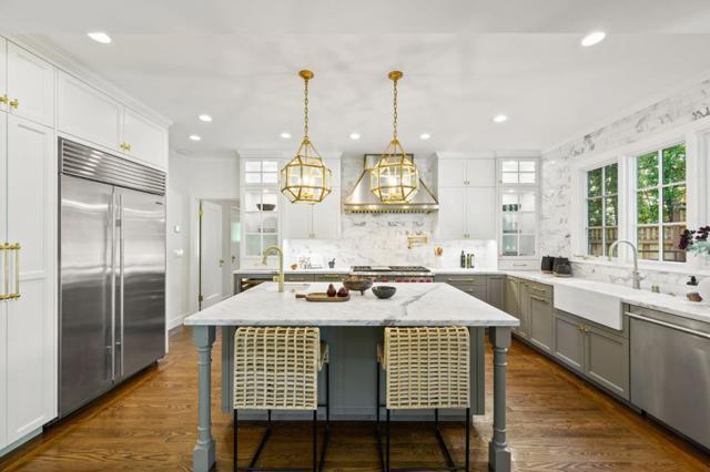 670 Edgewood Road, San Mateo CA: https://media.crmls.org/mediaz/87c91c19-ba60-4bf3-9857-6edcb7020f60.jpg