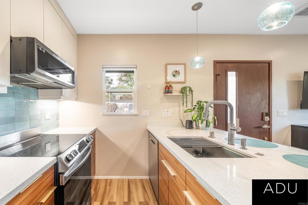 1920 Bernardo Avenue - photo 9