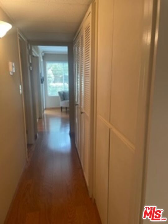 4845 Maytime Lane, Culver City CA: https://media.crmls.org/mediaz/87ca5def-f0a1-4c69-81ce-8617edbe2100.jpg