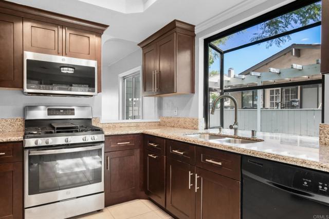 Detail Gallery Image 18 of 40 For 5667 Adobe Falls Rd #C,  San Diego,  CA 92120 - 2 Beds | 2 Baths